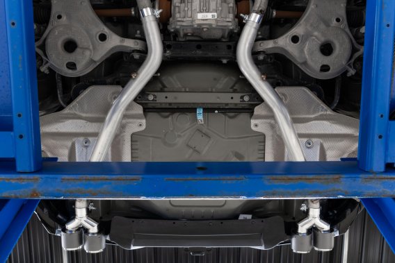 Axle-Back 2.5 inch Dual Rear Quad Carbon Fiber Tips (4) 4.0 inch OD Dual Out Explorer 20-Up Linco...