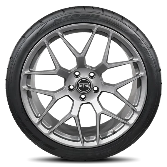 205/40ZR17 Nitto NT555